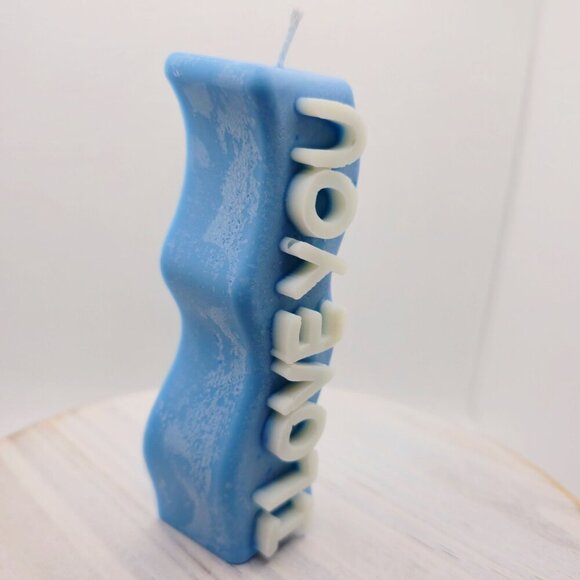 Handmade ✦ I LOVE YOU Candle ✦ Blueberry Soy Wax Wavy Shape Romantic Gift NWT - Picture 3 of 6